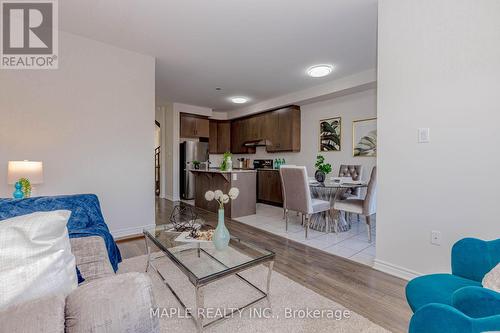 18 Boothill Drive, Brampton, ON - Indoor Photo Showing Living Room