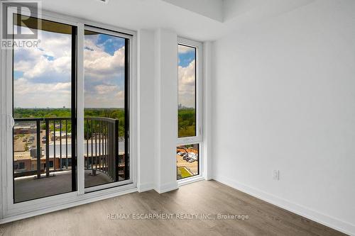 1203 - 220 Missinnihe Way, Mississauga, ON - Indoor Photo Showing Other Room