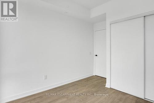 1203 - 220 Missinnihe Way, Mississauga, ON - Indoor Photo Showing Other Room