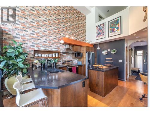 250 Marina Way Unit# 208, Penticton, BC - Indoor Photo Showing Kitchen