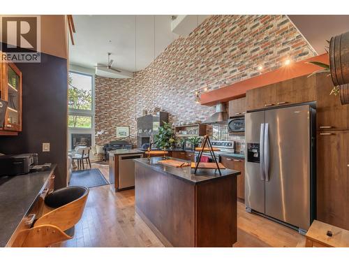 250 Marina Way Unit# 208, Penticton, BC - Indoor Photo Showing Kitchen