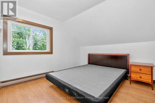 924 6 County Road S, Tiny (Wyevale), ON - Indoor Photo Showing Bedroom