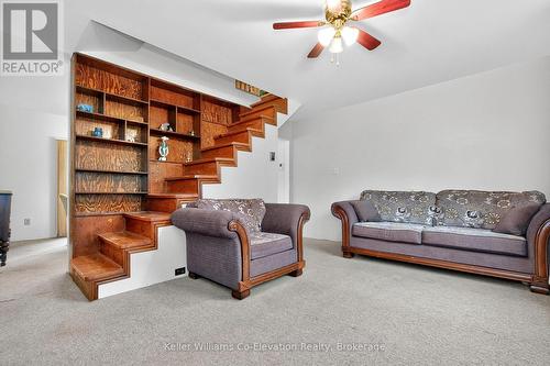 924 6 County Road S, Tiny (Wyevale), ON - Indoor Photo Showing Living Room
