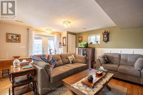 23 Huffman Avenue, Port Hope, ON - Indoor Photo Showing Living Room