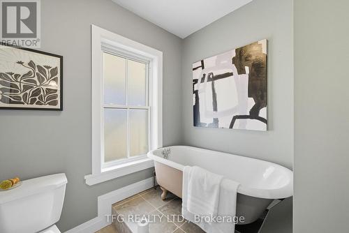 389 Victoria Street, Cobourg, ON - Indoor Photo Showing Bathroom