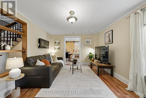 389 Victoria Street, Cobourg, ON - Indoor Photo Showing Living Room