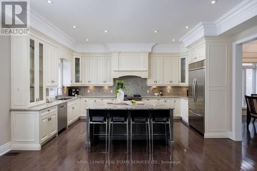 125 Paliser Court, Oakville, ON - Indoor Photo Showing Kitchen