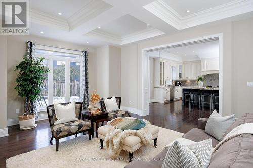 125 Paliser Court, Oakville, ON - Indoor Photo Showing Living Room