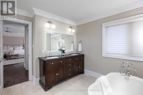 125 Paliser Court, Oakville, ON - Indoor Photo Showing Bathroom