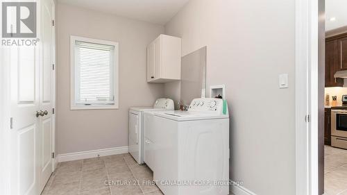 102 Caverhill Crescent, Middlesex Centre (Komoka), ON - Indoor Photo Showing Laundry Room