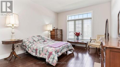 102 Caverhill Crescent, Middlesex Centre (Komoka), ON - Indoor Photo Showing Bedroom