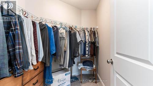 102 Caverhill Crescent, Middlesex Centre (Komoka), ON - Indoor With Storage