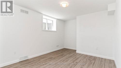 102 Caverhill Crescent, Middlesex Centre (Komoka), ON - Indoor Photo Showing Other Room