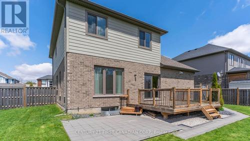102 Caverhill Crescent, Middlesex Centre (Komoka), ON - Outdoor With Exterior