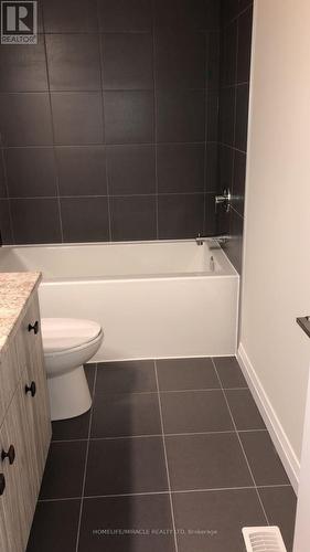 19 - 35 Midhurst Heights, Hamilton, ON - Indoor Photo Showing Bathroom
