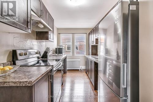 14 - 25 Mountwood Avenue, Hamilton, ON - Indoor Photo Showing Kitchen