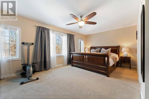 135 Tandalee Crescent, Ottawa, ON - Indoor Photo Showing Bedroom