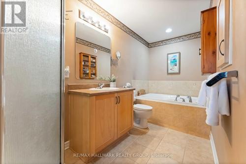 135 Tandalee Crescent, Ottawa, ON - Indoor Photo Showing Bathroom