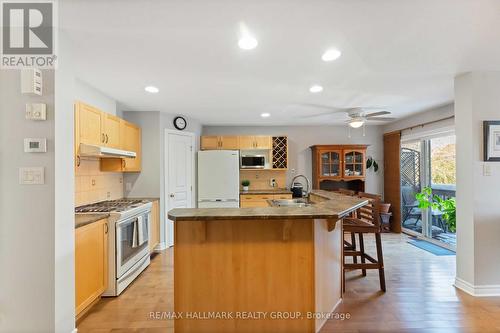 135 Tandalee Crescent, Ottawa, ON - Indoor Photo Showing Kitchen