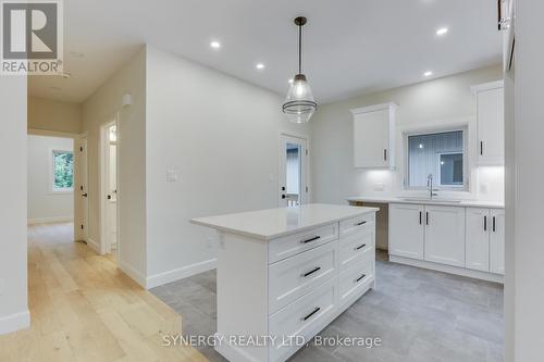 5 Haddon Lane, Strathroy-Caradoc (Nw), ON - Indoor Photo Showing Kitchen