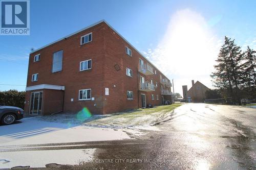 18 - 18 Holland Street, St. Thomas, ON - Outdoor With Exterior