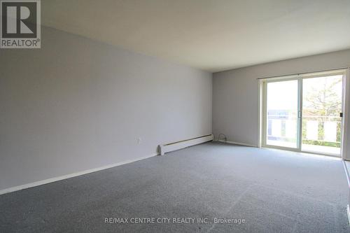 18 - 18 Holland Street, St. Thomas, ON - Indoor Photo Showing Other Room