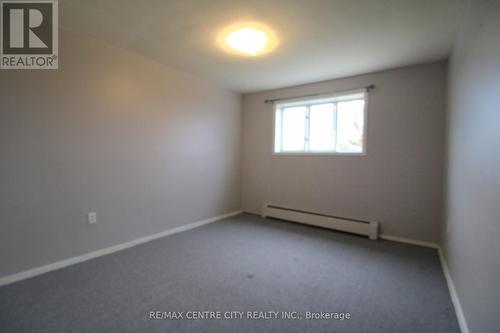 18 - 18 Holland Street, St. Thomas, ON - Indoor Photo Showing Other Room