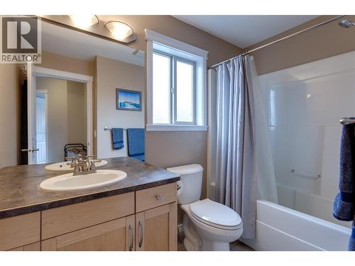 1798 Olympus Way Unit# 15, West Kelowna, BC - Indoor Photo Showing Bathroom