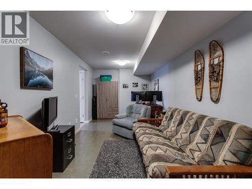 1798 Olympus Way Unit# 15, West Kelowna, BC - Indoor Photo Showing Living Room