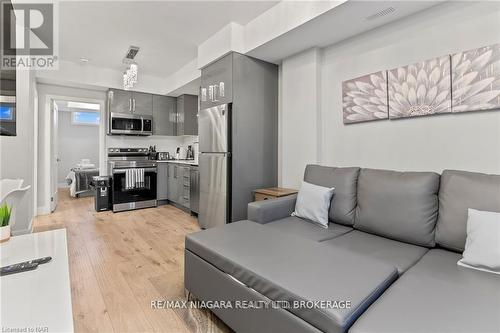 115 - 6065 Mcleod Road, Niagara Falls (Arad/Fallsview), ON - Indoor