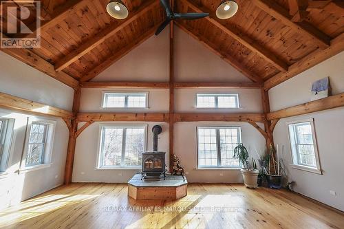 Grandroom, wood burning stove & vauilted ceilings - 21259 Conc 8 Road, South Glengarry, ON 