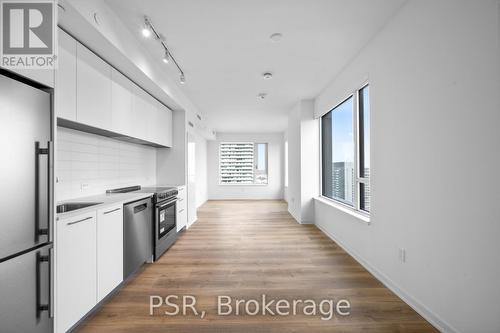 2209 - 101 Roehampton Avenue, Toronto, ON - Indoor Photo Showing Kitchen