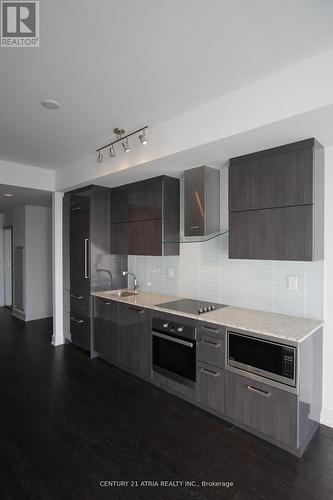 816 - 3018 Yonge Street, Toronto, ON - Indoor Photo Showing Kitchen