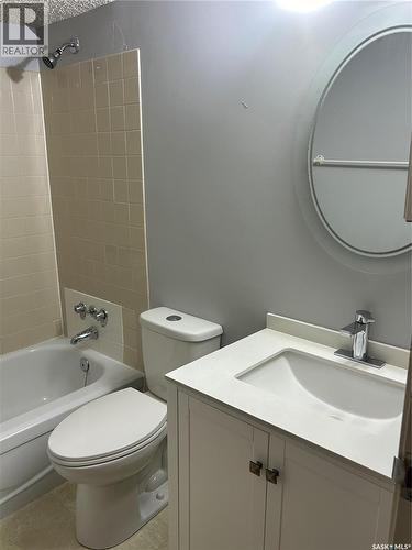 52A Nollet Avenue, Regina, SK - Indoor Photo Showing Bathroom