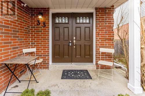 33 Mossgrove Court, Clarington, ON - Outdoor With Exterior