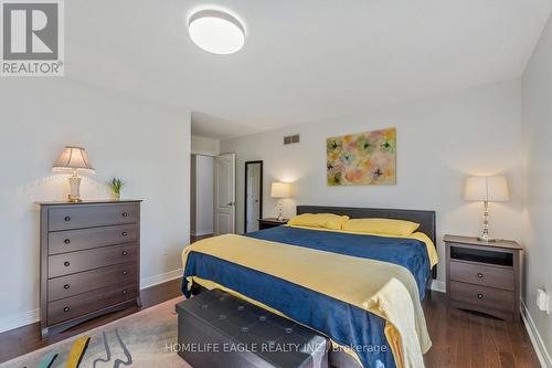 2132 14Th Line, Innisfil, ON - Indoor Photo Showing Bedroom