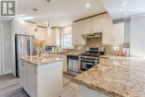 280 Private Street, Gravenhurst, ON - Indoor Photo Showing Kitchen With Upgraded Kitchen