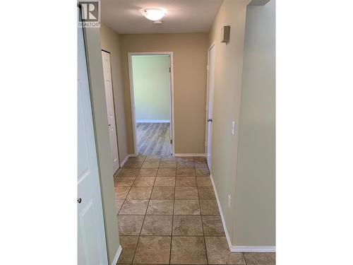 1425 Highland Drive S, Kelowna, BC - Indoor Photo Showing Other Room