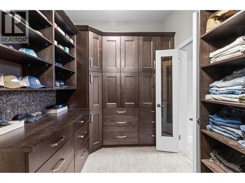 930 Fairway Crescent, Kelowna, BC - Indoor With Storage