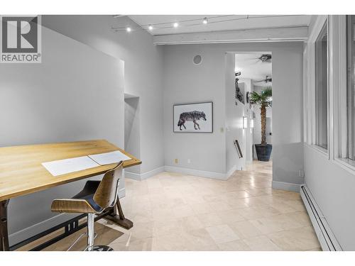 930 Fairway Crescent, Kelowna, BC - Indoor