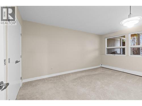 930 Fairway Crescent, Kelowna, BC - Indoor Photo Showing Other Room