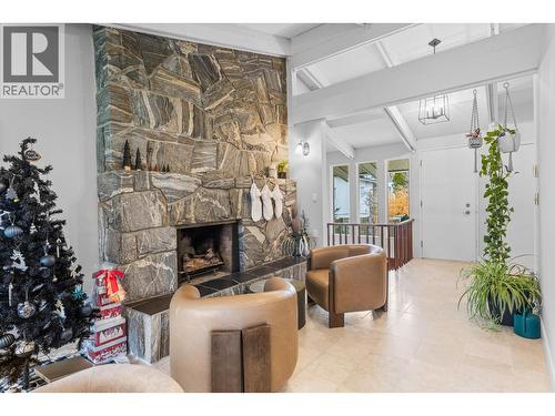 930 Fairway Crescent, Kelowna, BC - Indoor With Fireplace