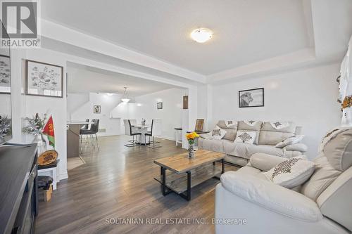 1103 Silk Street, Pickering, ON - Indoor Photo Showing Living Room