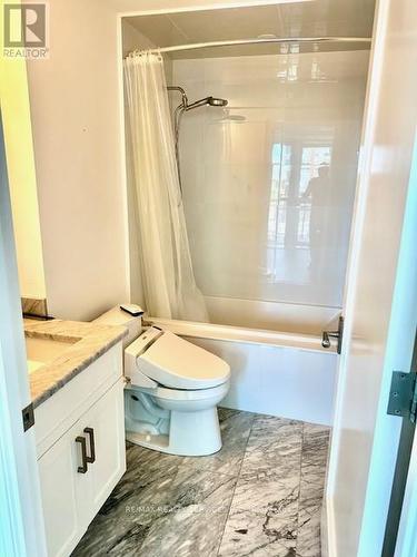 503 - 2060 Lakeshore Road, Burlington, ON - Indoor Photo Showing Bathroom