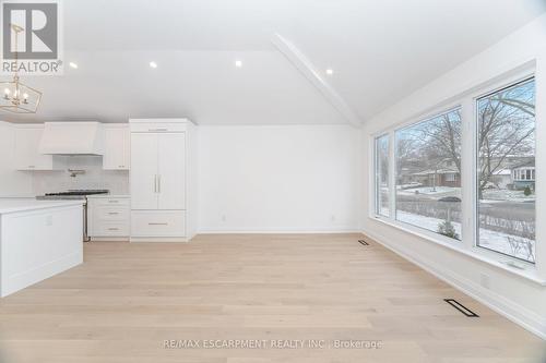 2276 Wyandotte Drive, Oakville, ON 