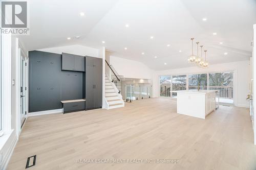 2276 Wyandotte Drive, Oakville, ON 