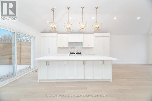 2276 Wyandotte Drive, Oakville, ON 