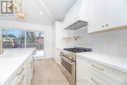 2276 Wyandotte Drive, Oakville, ON 