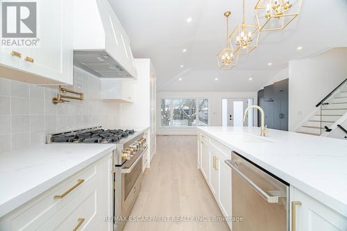 2276 Wyandotte Drive, Oakville, ON 