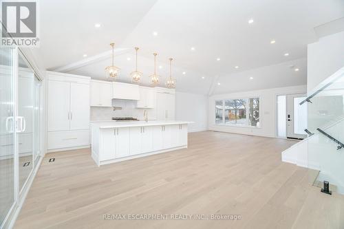 2276 Wyandotte Drive, Oakville, ON 